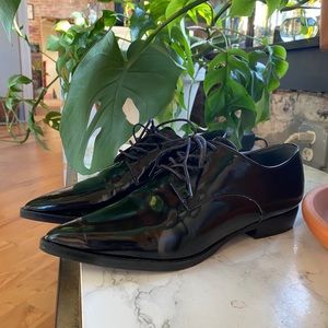 Marc Fisher lace up Oxford flat